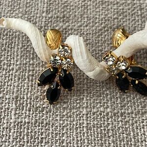 Vintage Trifari Black&Clear Rhinestone Clip Earrings